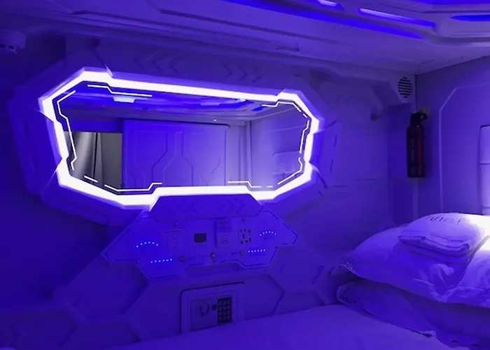 Futurotel Space Garden ホステル グラナダ