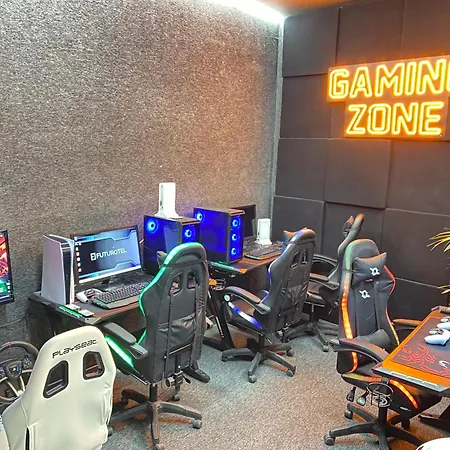 Futurotel Space Garden غرناطة
